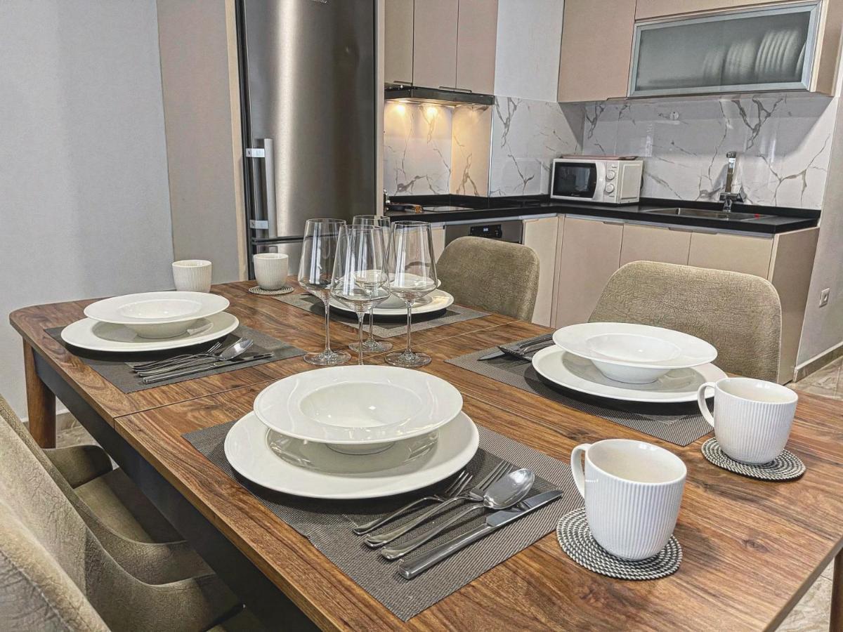 Roes Appartement Tirana