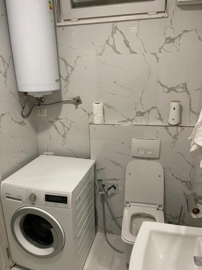 Roes Appartement Tirana