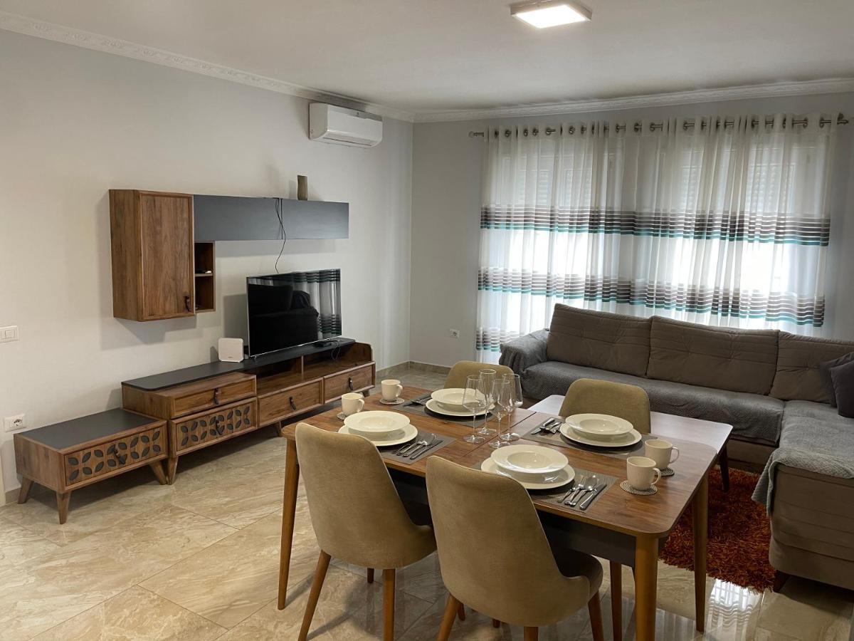 Roes Appartement Tirana